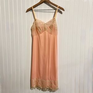 VTG 50s 60s Van Raalte DuPont Nylon Slip Dress Chemise Lace Trim Peach Size 32 S